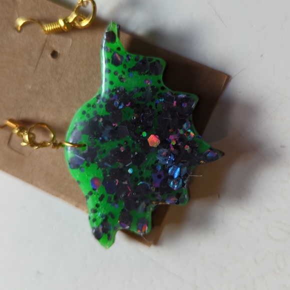 NWOT custom made epoxy bat earrings & pin set - Picture 3 of 6